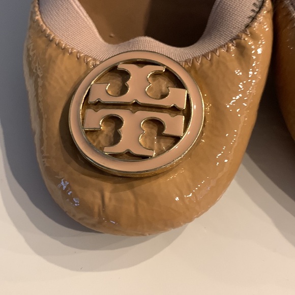 Tory Burch Caroline nude patent leather flats-size 8 - Picture 4 of 14